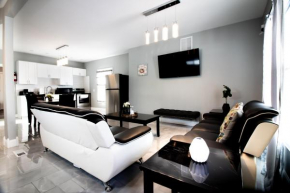 The Prospect Point Penthouse- Yard & Parking, Minutes From Falls & Casino by Niagara Hospitality